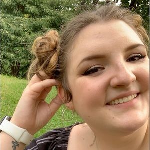 Meet your Posher, Elizabeth